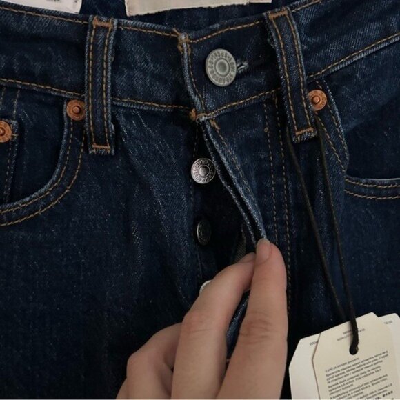 NWT Levi’s Premium Wedgie Icon Jeans High Rise Tapered Leg Denim Aritzia Sz 28 - Picture 11 of 14